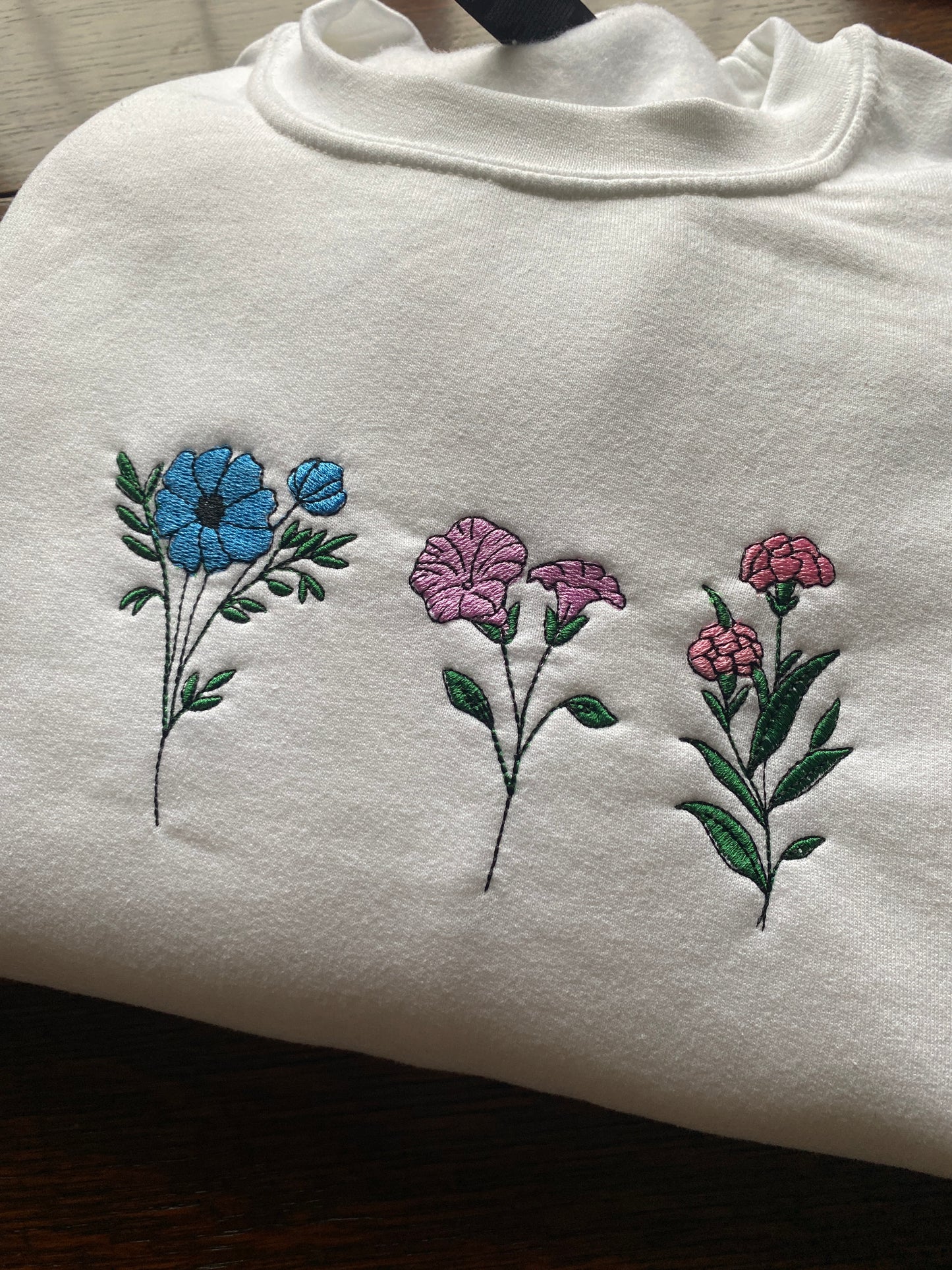 Mothers Day Birth Flower Embroidered Sweatshirt