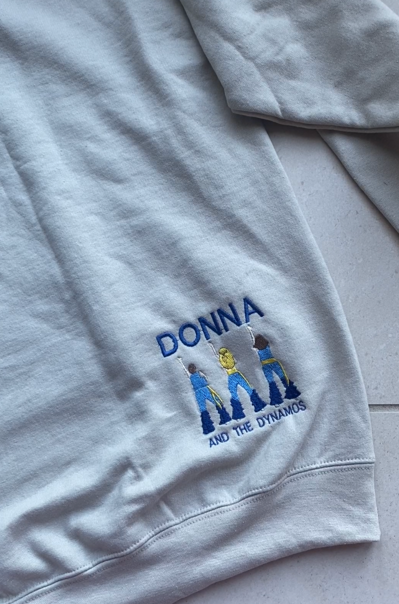 Life is short, the world is wide (text on the front and design at the back)